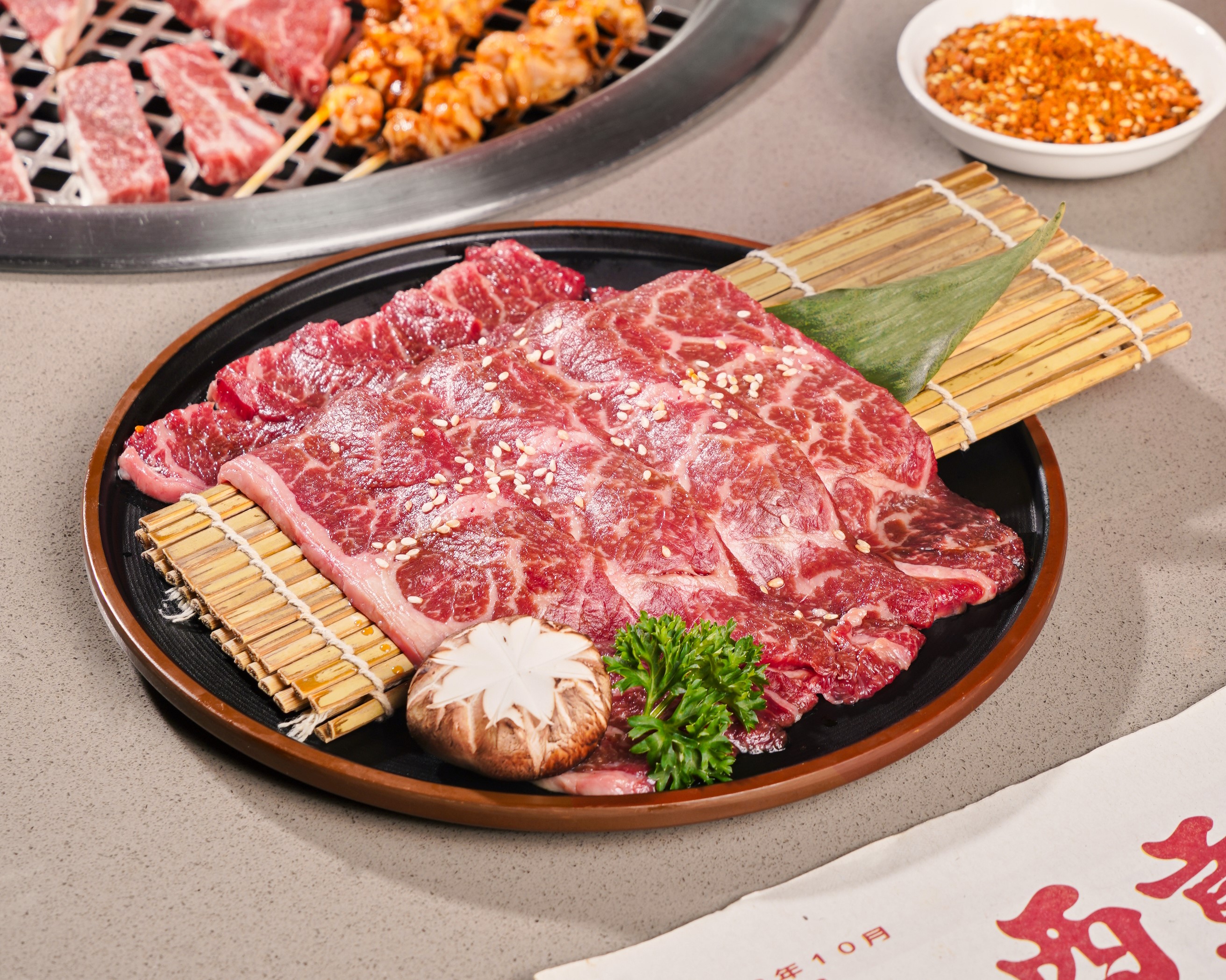 Từng nguyên liệu thượng hạng được lựa chọn kỹ lưỡng, đảm bảo chất lượng và độ tươi ngọt hoàn hảo.